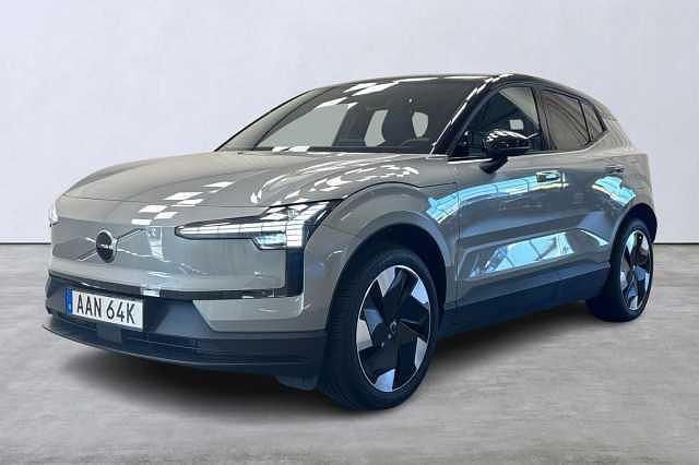 Grå Begagnad 2023 Volvo EX30 Plus SUV | 349 900 kr (Marknadspris) - Bild 1/4