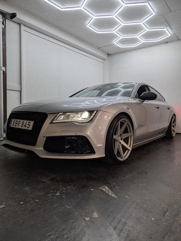 Grå Begagnad 2011 Audi A7 Sportback Halvkombi | 149 900 kr (Marknadspris) - Bild 1/4