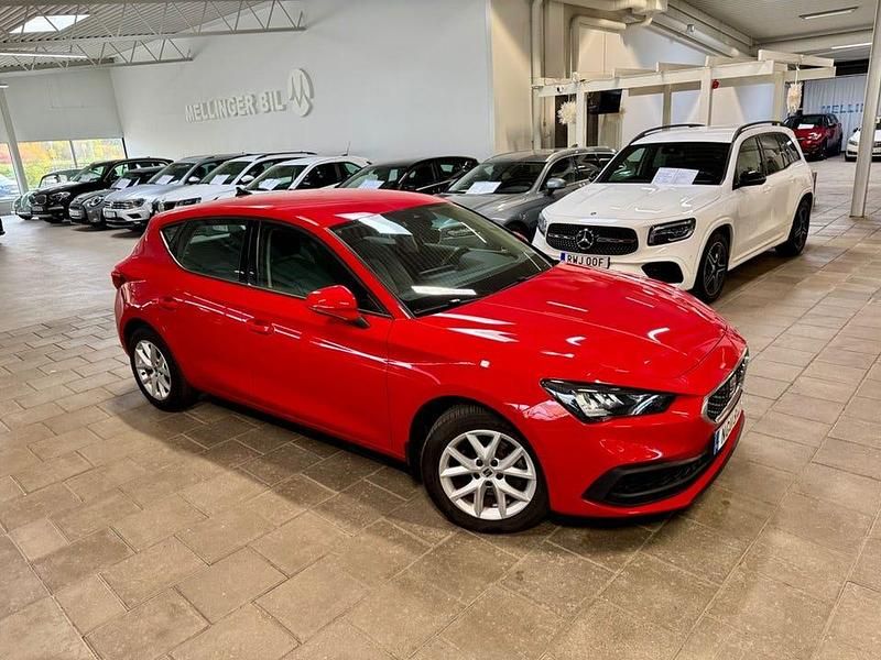 Begagnad Seat Leon ST Style 110 HK (80 kW) 2022 Pure red Kombi