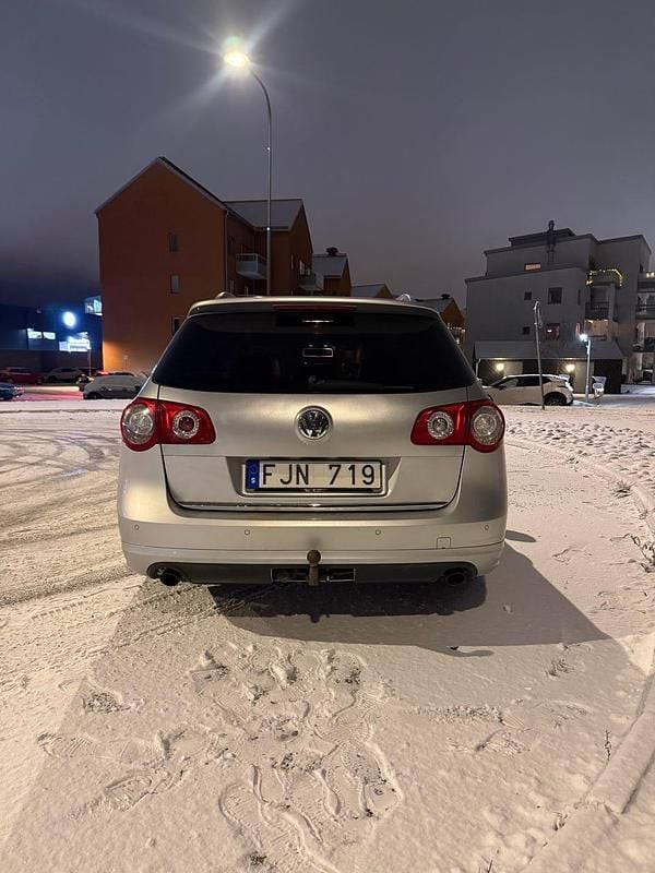 Begagnad VW Passat R-line 170 HK (125 kW) 2010