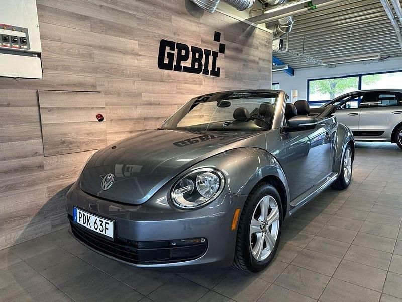 Mörkgrå Begagnad 2014 VW Beetle Cab | 149 000 kr - Bild 1/4