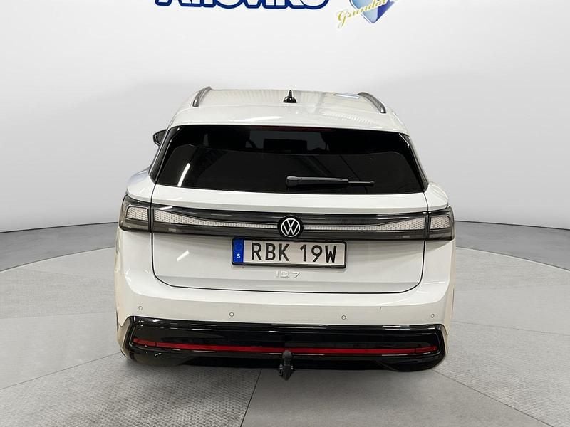 Begagnad VW ID.7 Pro 213 kW (290 HK) 2024 Vit Kombi