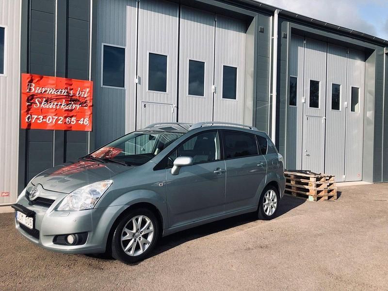 Grå Begagnad 2009 Toyota Corolla Verso Minibuss | 42 900 kr (Marknadspris) - Bild 1/4