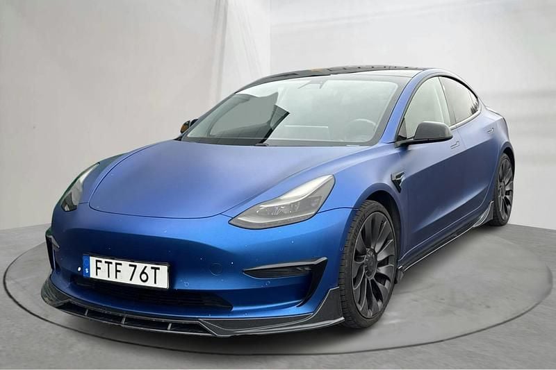 Vit Begagnad 2021 Tesla Model 3 Performance Sedan | 269 000 kr (Bra pris) - Bild 1/4