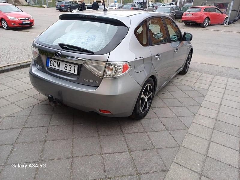 Begagnad Subaru Impreza 108 HK (79 kW) 2008 Silver Halvkombi