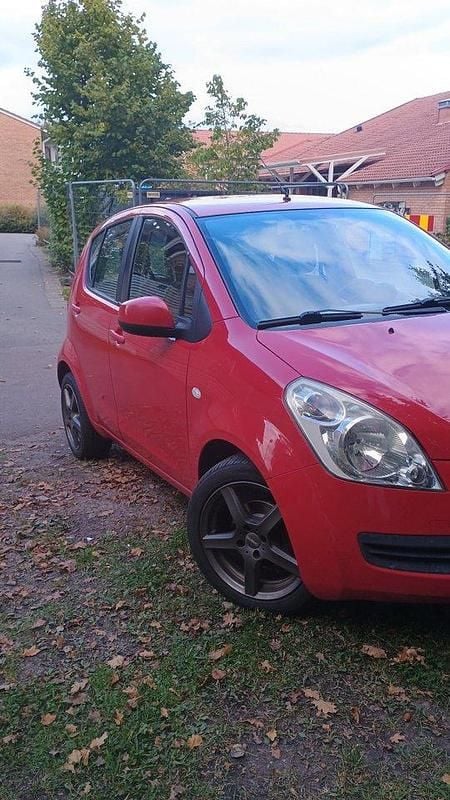 Röd Begagnad 2012 Suzuki Splash GLS Halvkombi | 30 000 kr (Marknadspris) - Bild 1/1