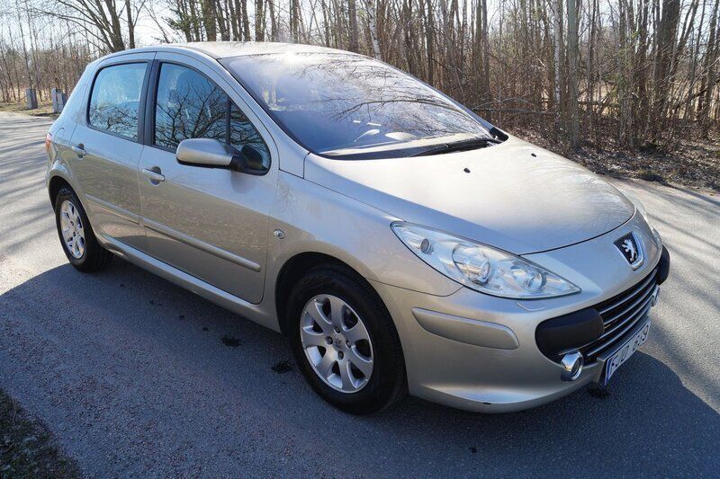 Grå Begagnad 2007 Peugeot 307 Halvkombi | 29 900 kr (Lite dyr) - Bild 1/4