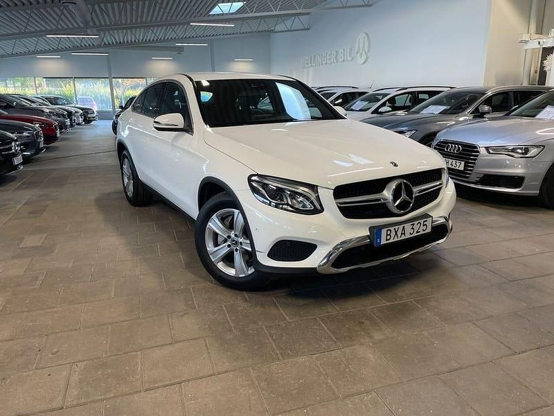 Vit Begagnad 2018 Mercedes GLC220 Sportkupé | 329 000 kr (Marknadspris) - Bild 1/4