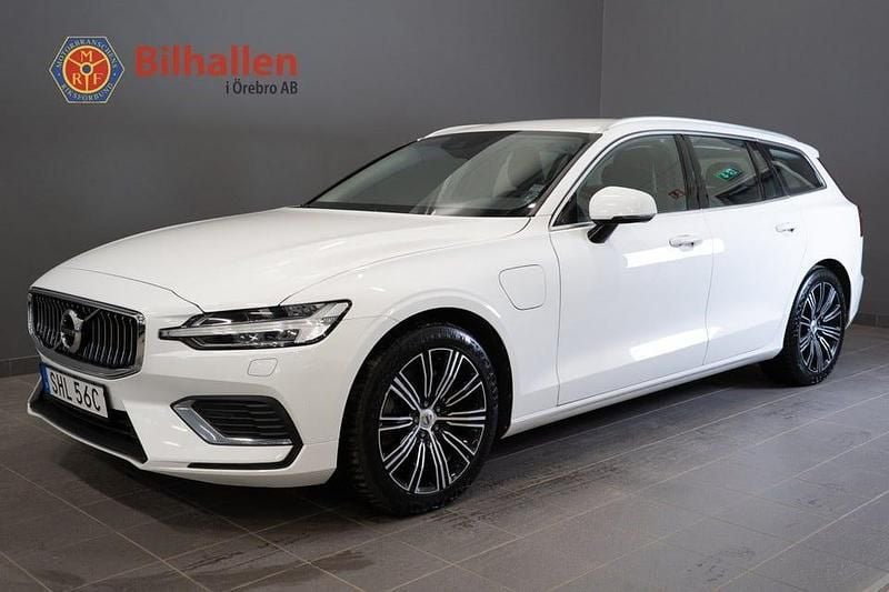 Vit Begagnad 2021 Volvo V60 Inscription Kombi | 244 900 kr - Bild 1/4