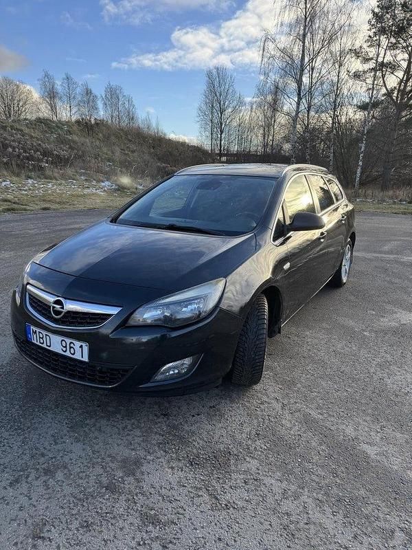 Begagnad 2012 Opel Astra Enjoy Kombi | 36 500 kr (Marknadspris) - Bild 1/4
