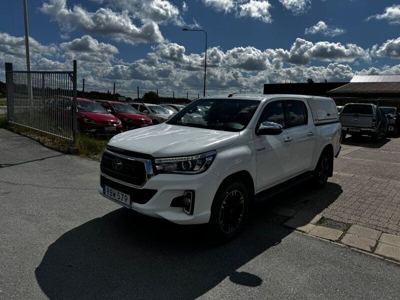 Vit Begagnad 2019 Toyota HiLux Pickup | 349 900 kr (Bra pris) - Bild 1/4