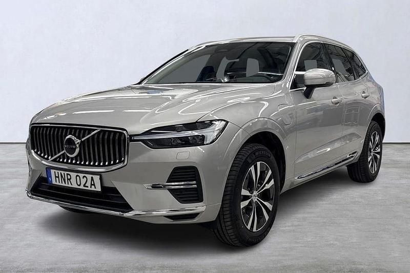 Silver Begagnad 2025 Volvo XC60 Core SUV | 509 900 kr (Bra pris) - Bild 1/4