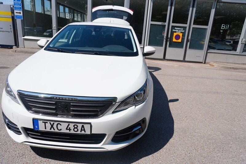 Vit Begagnad 2019 Peugeot 308 Active Kombi | 118 000 kr (Bra pris) - Bild 1/4