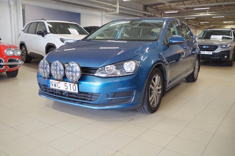 Blå Begagnad 2012 VW Golf VII Halvkombi | 94 500 kr (Marknadspris) - Bild 1/4