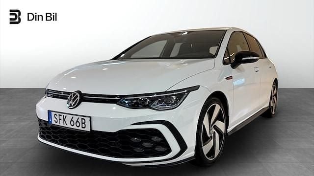 Vit (pure white) Begagnad 2022 VW Golf VIII GTI Halvkombi | 334 900 kr (Bra pris) - Bild 1/4