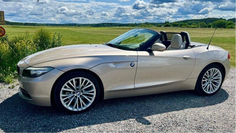 Silver Begagnad 2011 BMW Z4 Cab | 249 000 kr - Bild 1/4