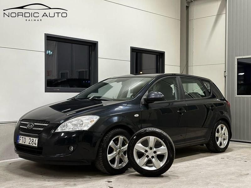 Svart Begagnad 2007 Kia Ceed EX Halvkombi | 36 900 kr (Marknadspris) - Bild 1/4