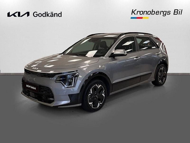Steel grey metallic Begagnad 2023 Kia e-Niro 4 SUV | 324 900 kr (Dyr) - Bild 1/4