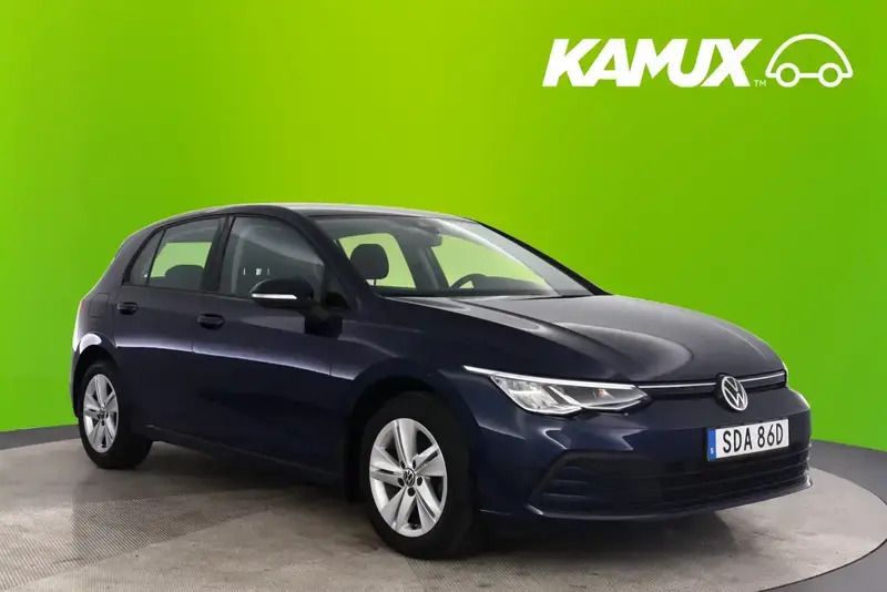 Blå Begagnad 2021 VW Golf VIII Halvkombi | 214 800 kr (Marknadspris) - Bild 1/4