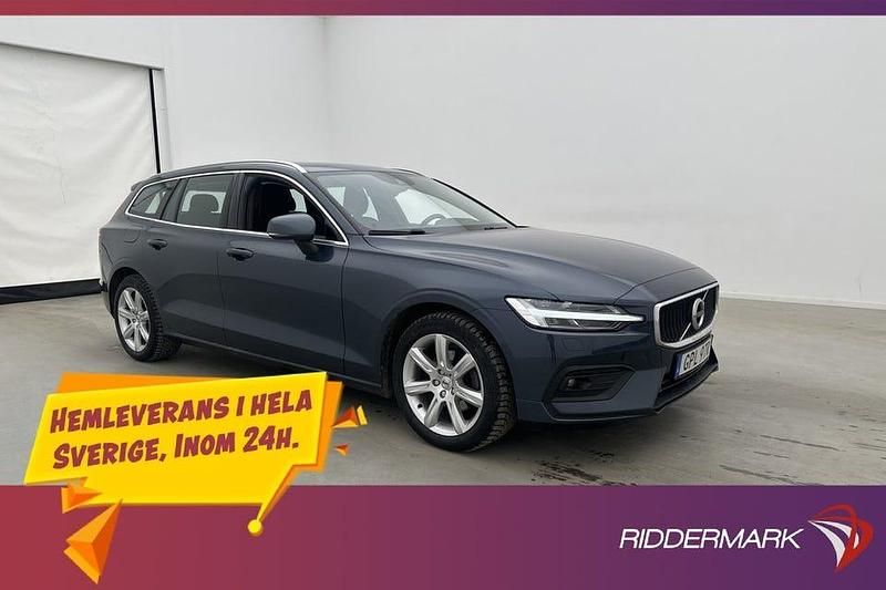 Begagnad Volvo V60 Momentum 197 HK (144 kW) 2020 Mörkblå Kombi