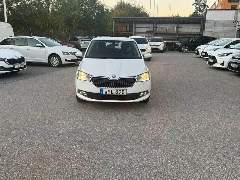 Vit Begagnad 2020 Skoda Fabia Style Halvkombi | 124 900 kr (Marknadspris) - Bild 1/4