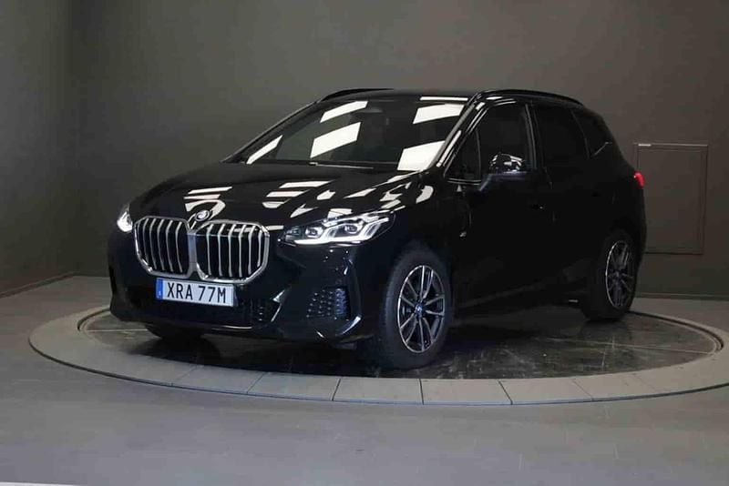 Svart Begagnad 2025 BMW 225 Active Tourer Minibuss | 425 000 kr - Bild 1/1