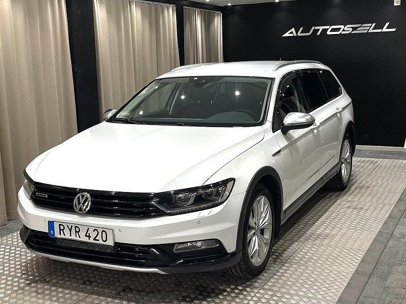 Vit Begagnad 2018 VW Passat Alltrack Kombi | 229 900 kr (Marknadspris) - Bild 1/4