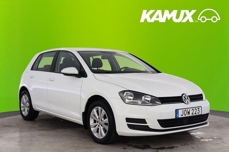Vit Begagnad 2015 VW Golf VII Halvkombi | 134 400 kr (Marknadspris) - Bild 1/4