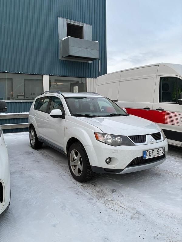 Begagnad Mitsubishi Outlander 140 HK (102 kW) 2007 SUV