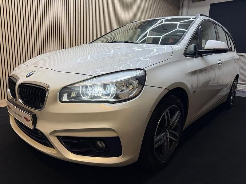 Begagnad BMW 218 Gran Tourer Sport Line 150 HK (110 kW) 2016 Vit Minibuss