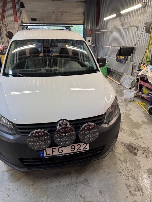 Vit Begagnad 2011 VW Caddy Minibuss | 60 000 kr (Marknadspris) - Bild 1/4