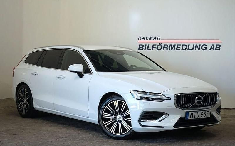 Vit Begagnad 2021 Volvo V60 Inscription Kombi | 319 900 kr (Marknadspris) - Bild 1/4