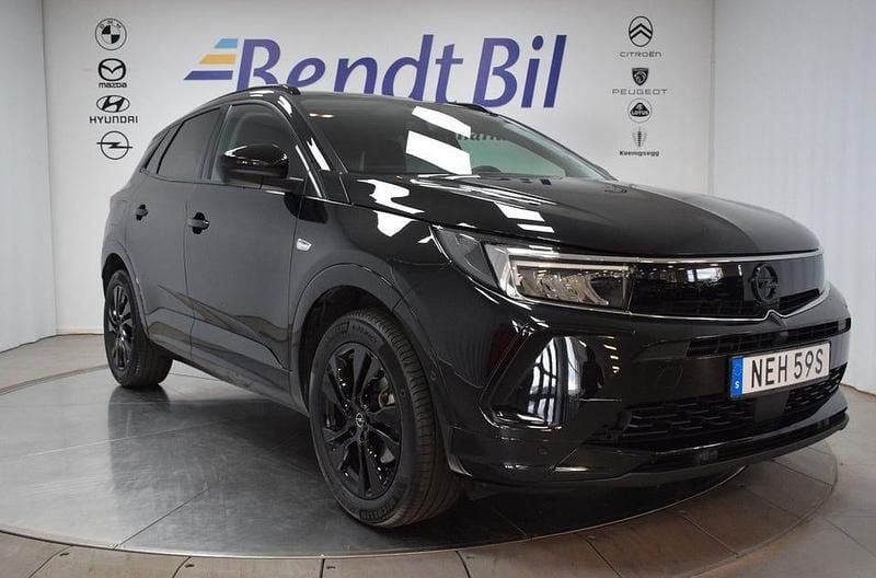 Svart Begagnad 2024 Opel Grandland X GS Line SUV | 263 800 kr (Marknadspris) - Bild 1/3