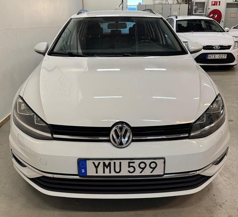Begagnad VW Golf VII 110 HK (80 kW) 2017 Vit Kombi