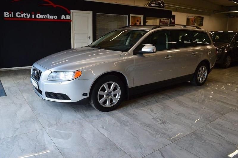 Grå Begagnad 2009 Volvo V70 Kombi | 57 900 kr (Bra pris) - Bild 1/4