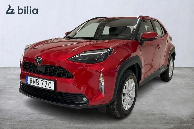 Begagnad Toyota Yaris Hybrid Active 117 HK (86 kW) 2025 Röd