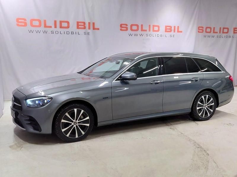 Begagnad Mercedes E300 AMG line 306 HK (225 kW) 2021 Selenitgråmetallic
