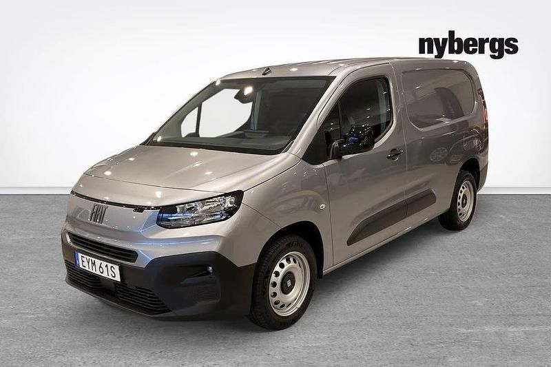 Grå Ny 2025 Fiat Doblò Minibuss | 337 375 kr - Bild 1/4