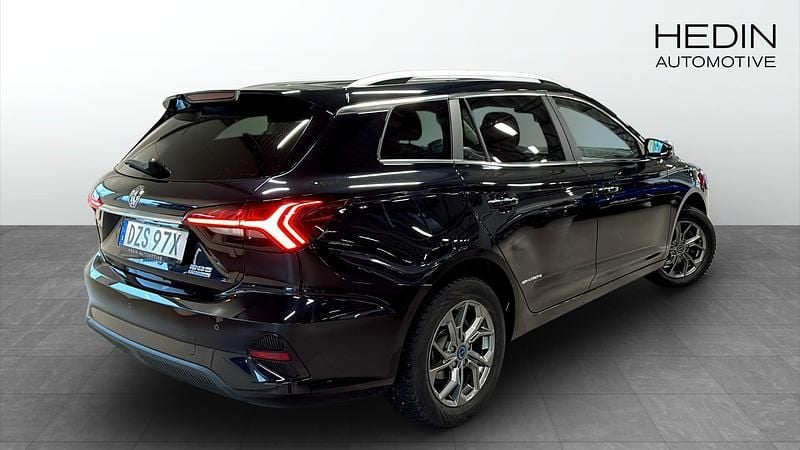 Begagnad MG MG5 EV Luxury 130 kW (177 HK) 2022 Svart Kombi