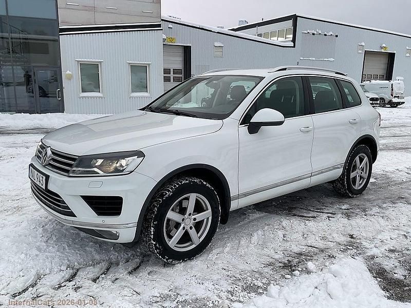 Vit Begagnad 2015 VW Touareg Edition SUV | 99 999 kr - Bild 1/4