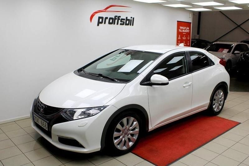 Begagnad Honda Civic Sport 141 HK (103 kW) 2012 Vit Halvkombi