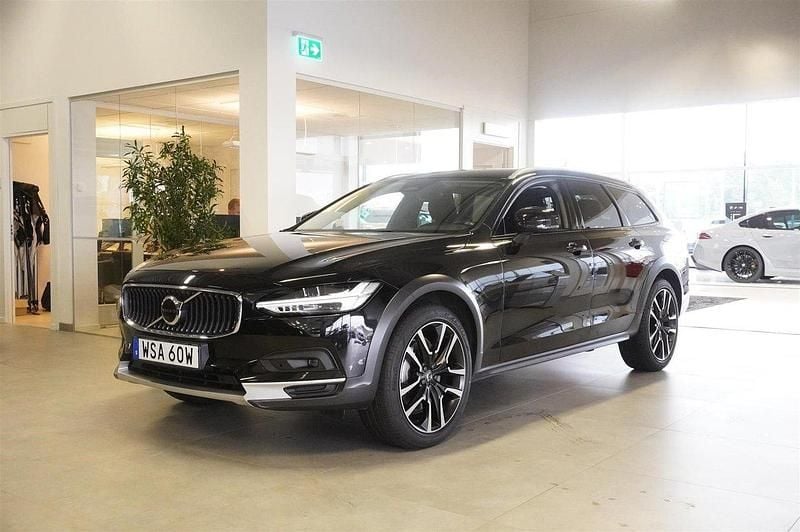 Svart Begagnad 2021 Volvo V90 CC Kombi | 529 800 kr - Bild 1/4