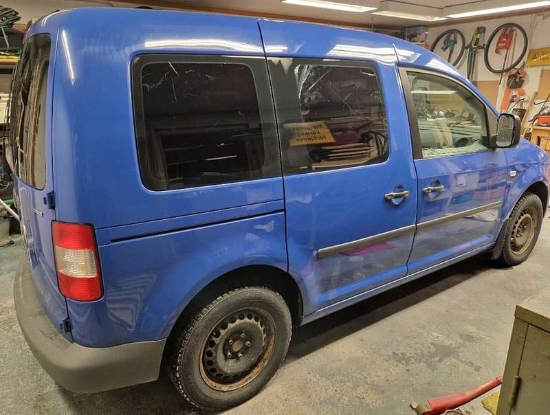 Begagnad VW Caddy 109 HK (80 kW) 2007 Minibuss