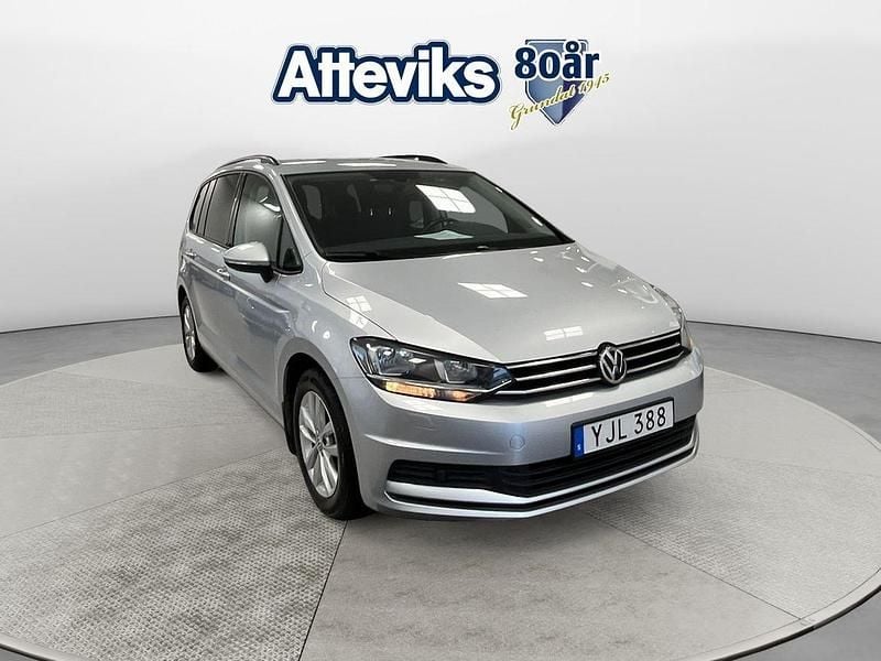 Silver Begagnad 2016 VW Touran Minibuss | 149 900 kr (Bra pris) - Bild 1/4