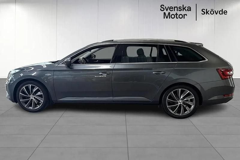 Begagnad Skoda Superb LAURIN & KLEMENT 182 HK (133 kW) 2018 Grå Kombi