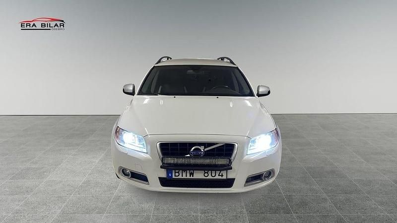 Begagnad Volvo V70 R-Design 163 HK (119 kW) 2011 Vit Kombi