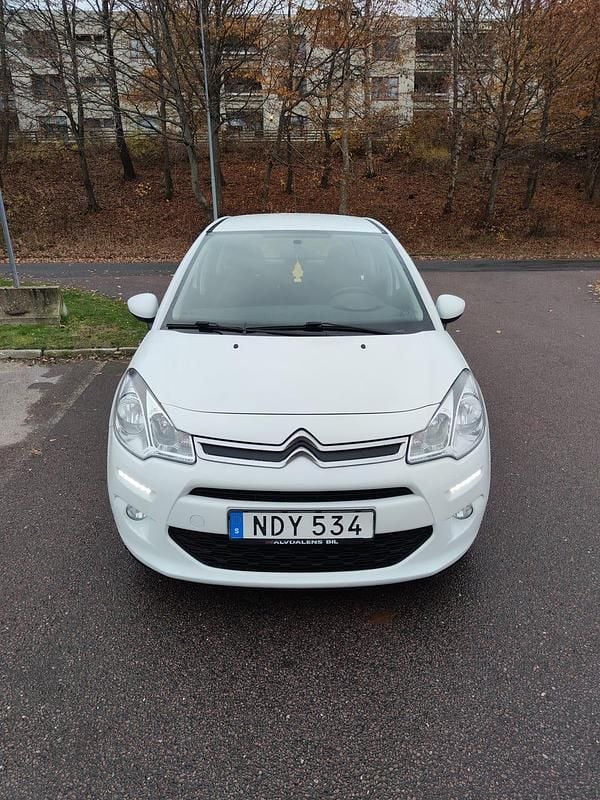 Vit Begagnad 2016 Citroën C3 Halvkombi | 64 900 kr (Bra pris) - Bild 1/4