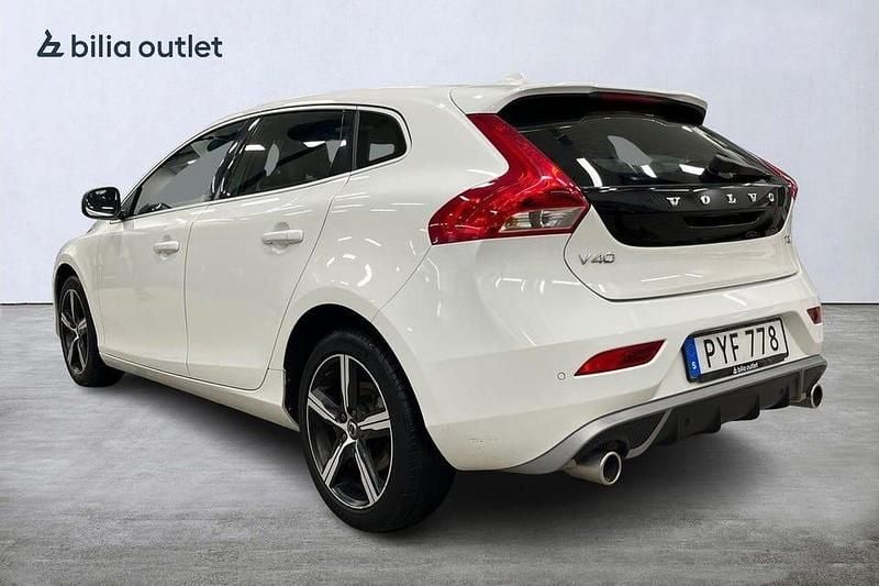 Begagnad Volvo V40 R-Design 152 HK (111 kW) 2018 Vit Halvkombi