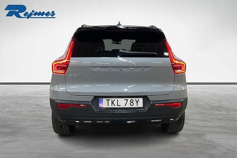 Begagnad Volvo EX40 Ultra 188 kW (256 HK) 2024 Grå SUV
