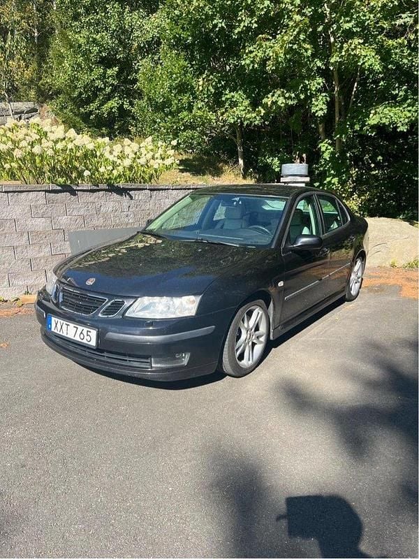 Svart Begagnad 2007 Saab 9-3 Vector Sedan | 35 000 kr (Marknadspris) - Bild 1/4